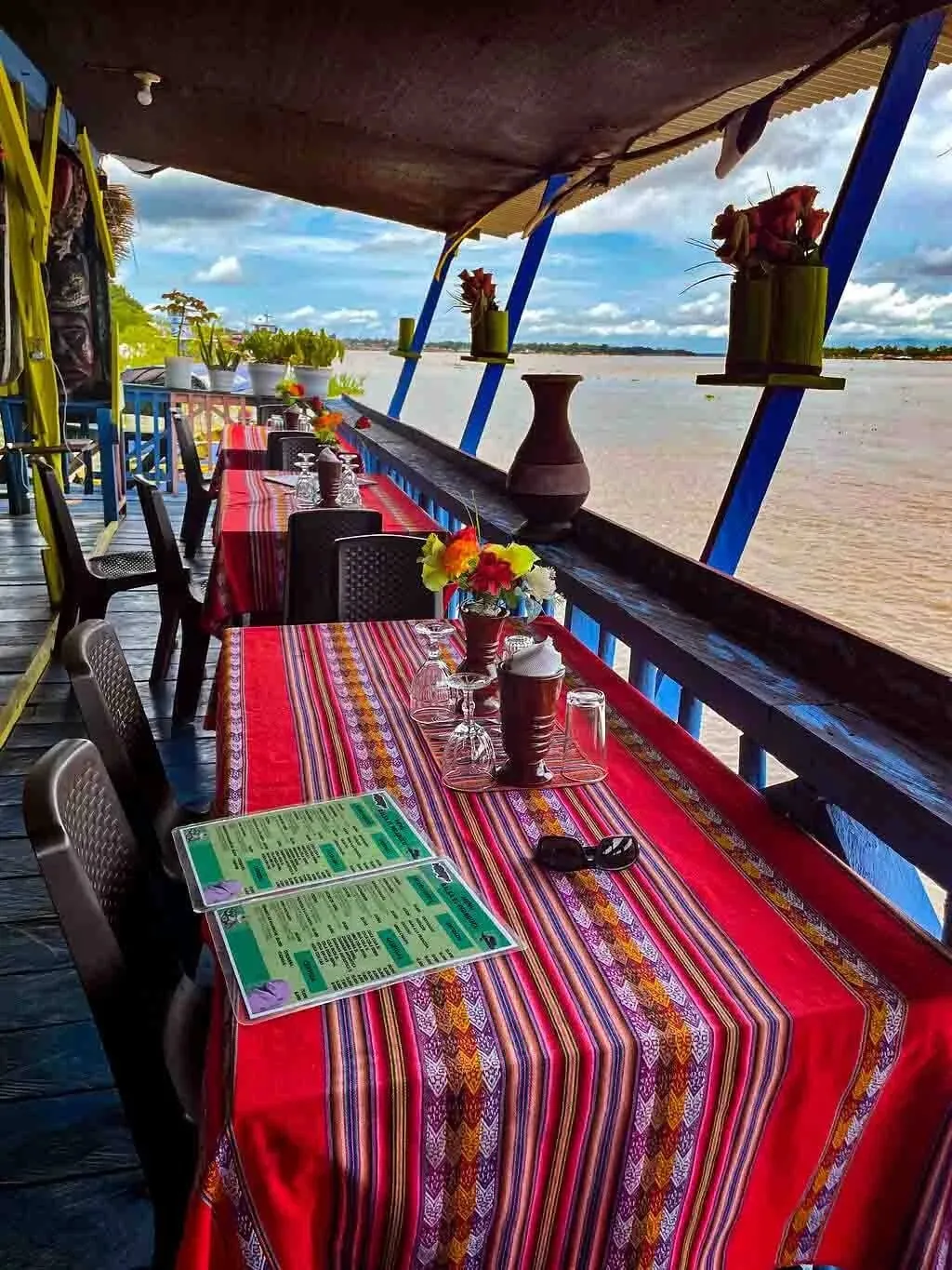 Pirarucú Floating Cabin