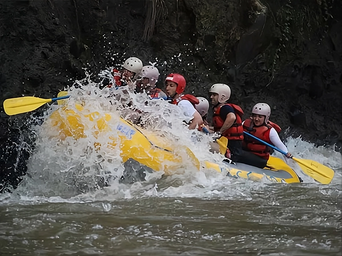 rafting hakuna matata