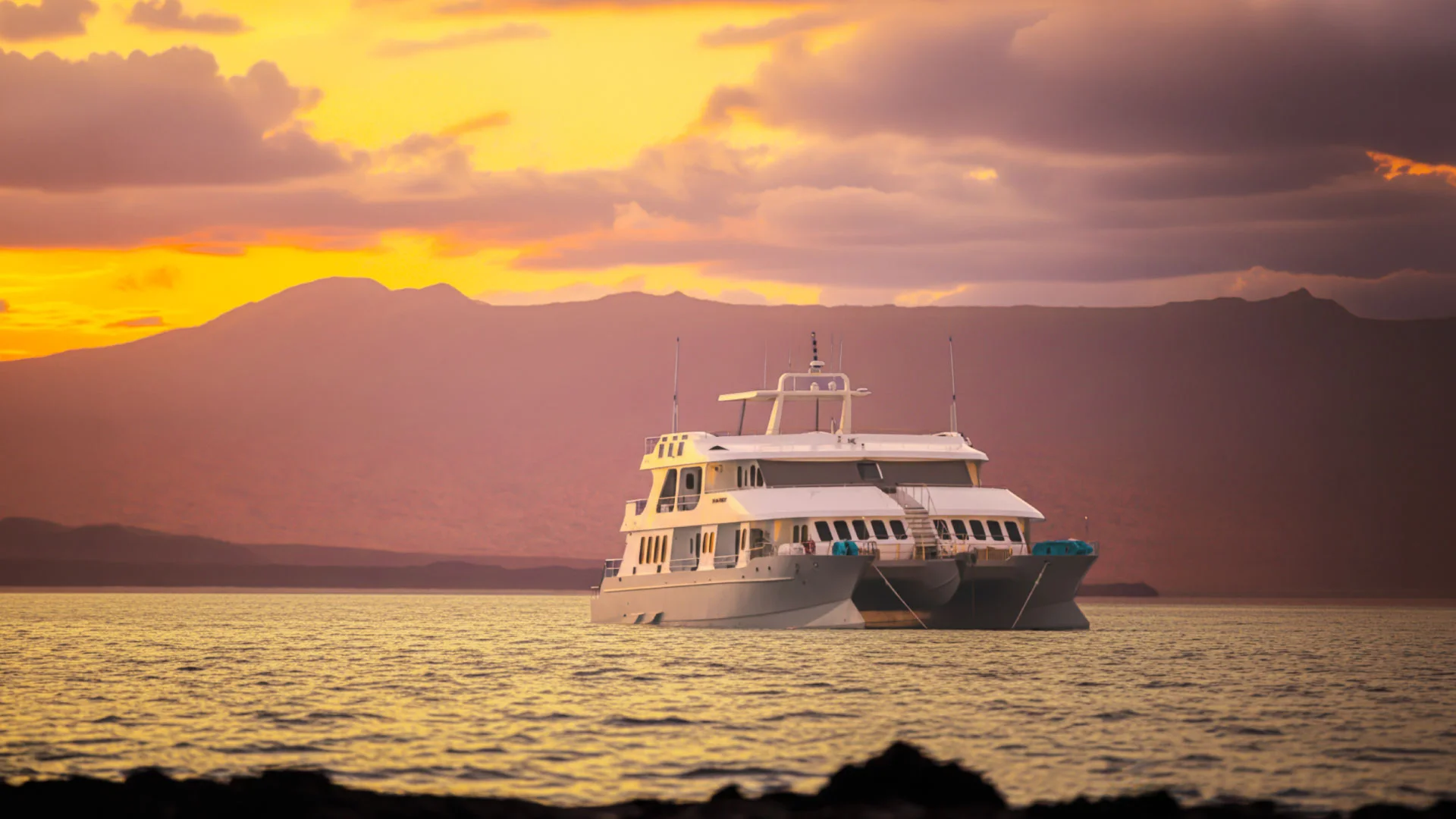 Catamaran Alya