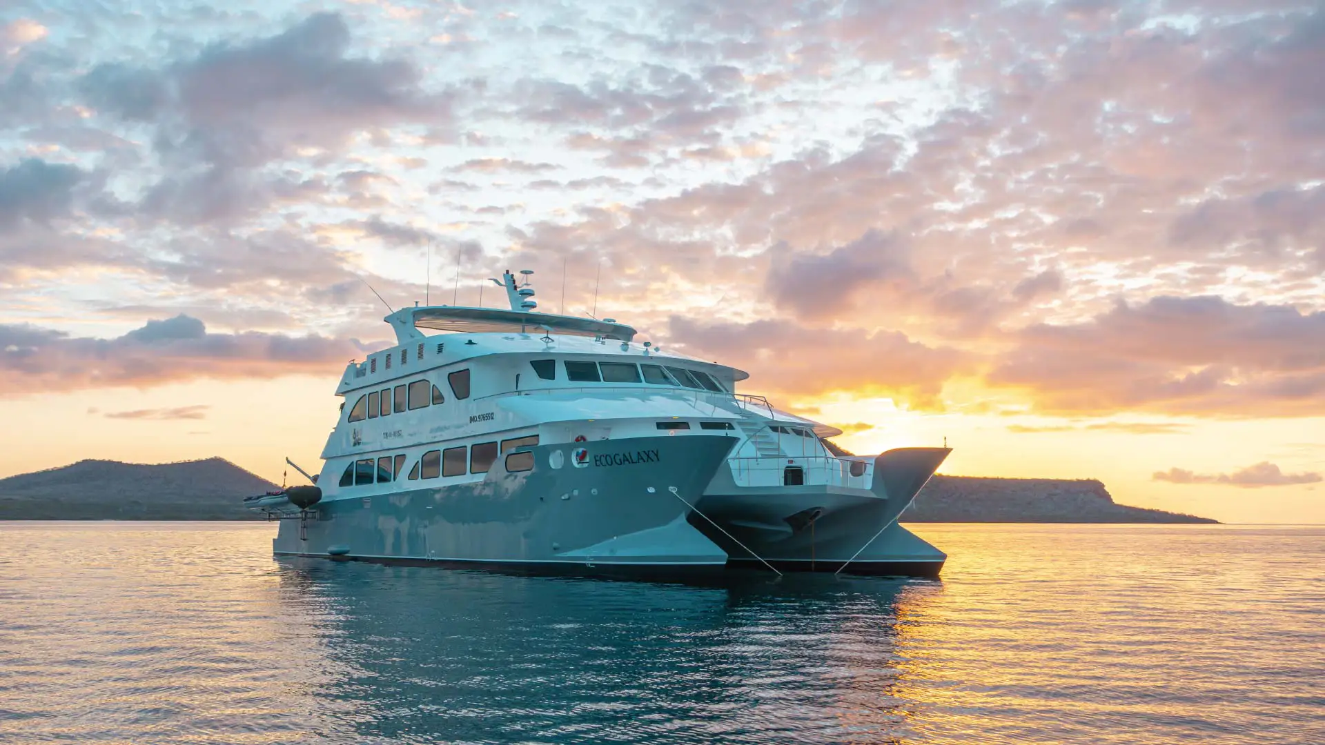 Catamaran EcoGalaxy