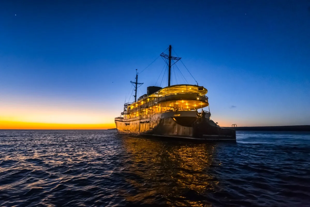 Evolution Yacht