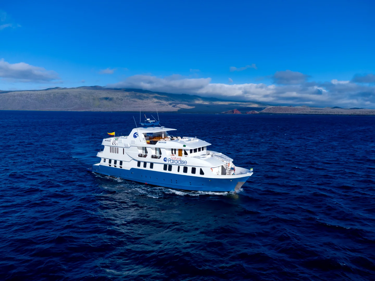 Natural Paradise Yacht