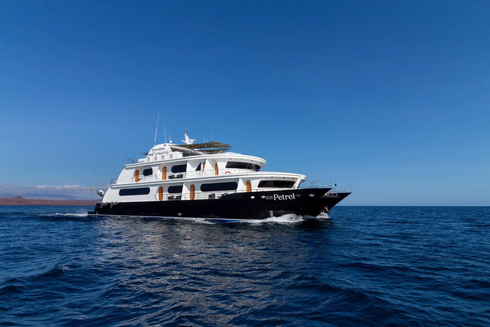 Catamaran Petrel