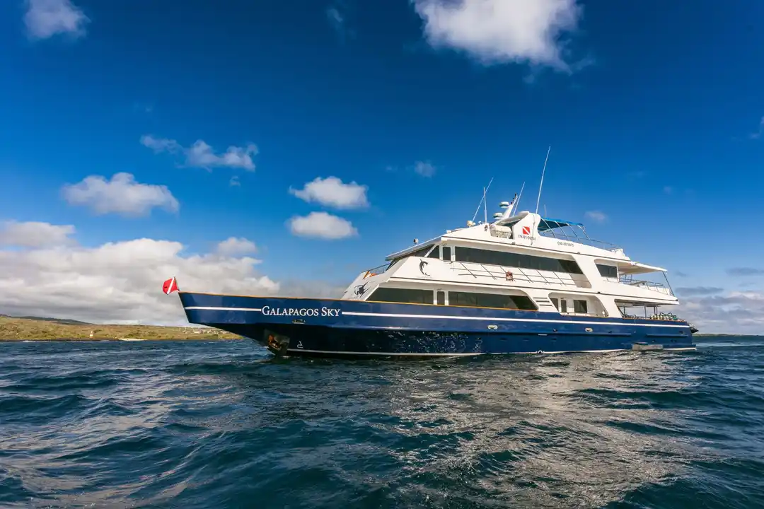 Galapagos Sky Yacht