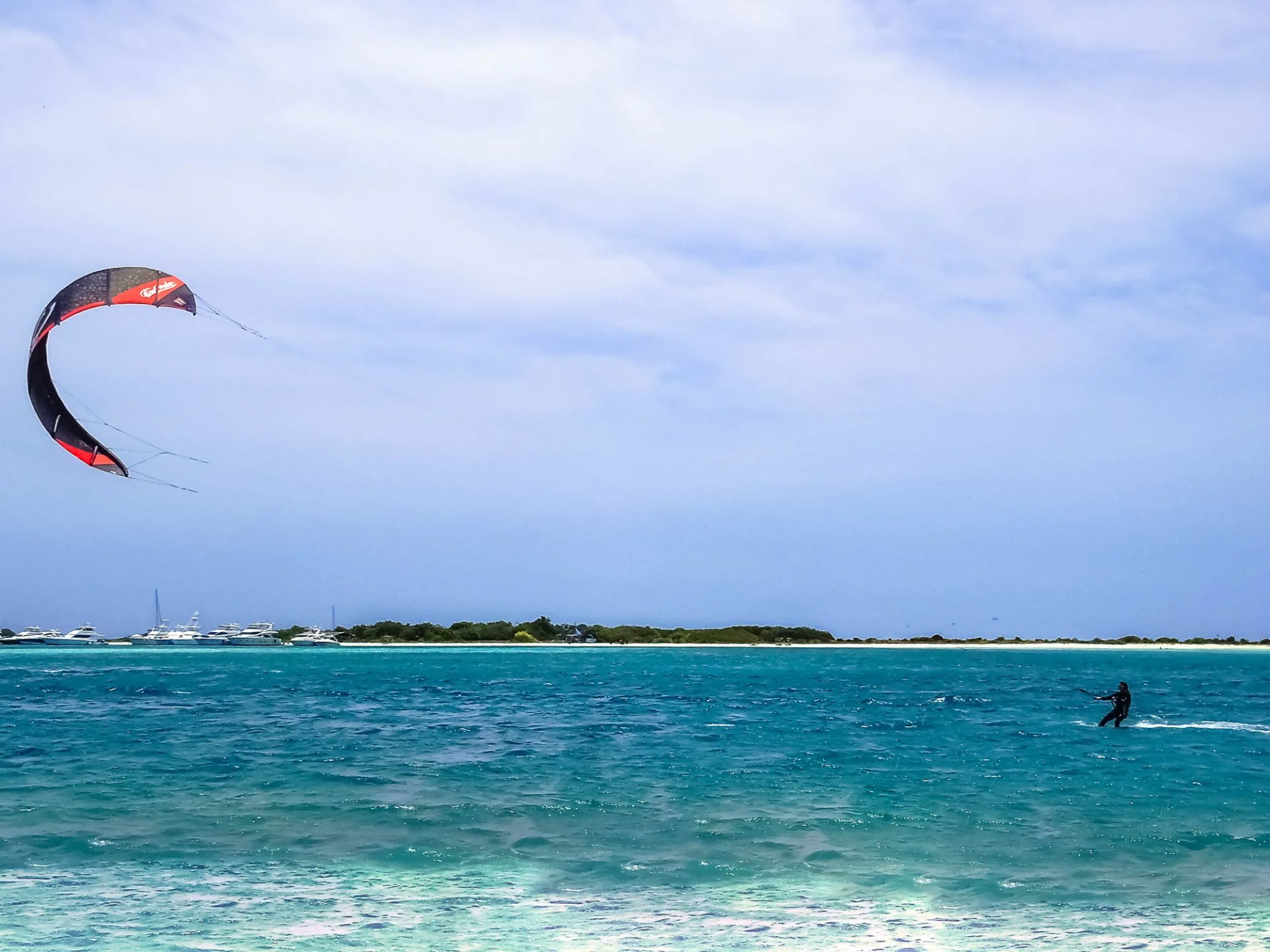 Kitesurf-Tour auf Los Roques: Karibisches Inselabenteuer