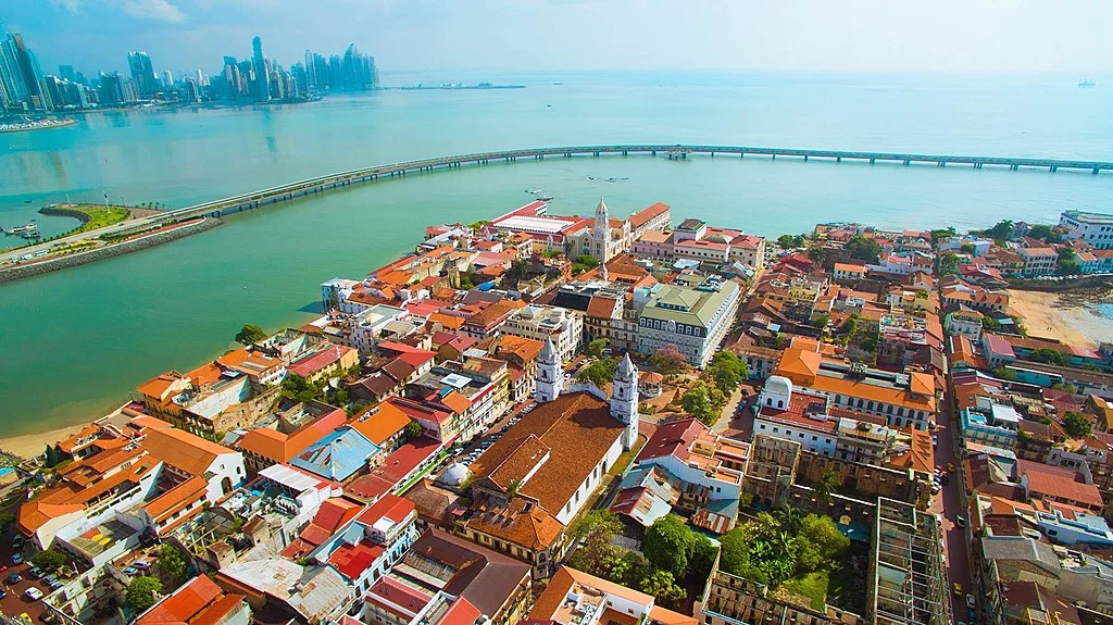 Panama Romantic Escape: Pacific Shores & Island Serenity