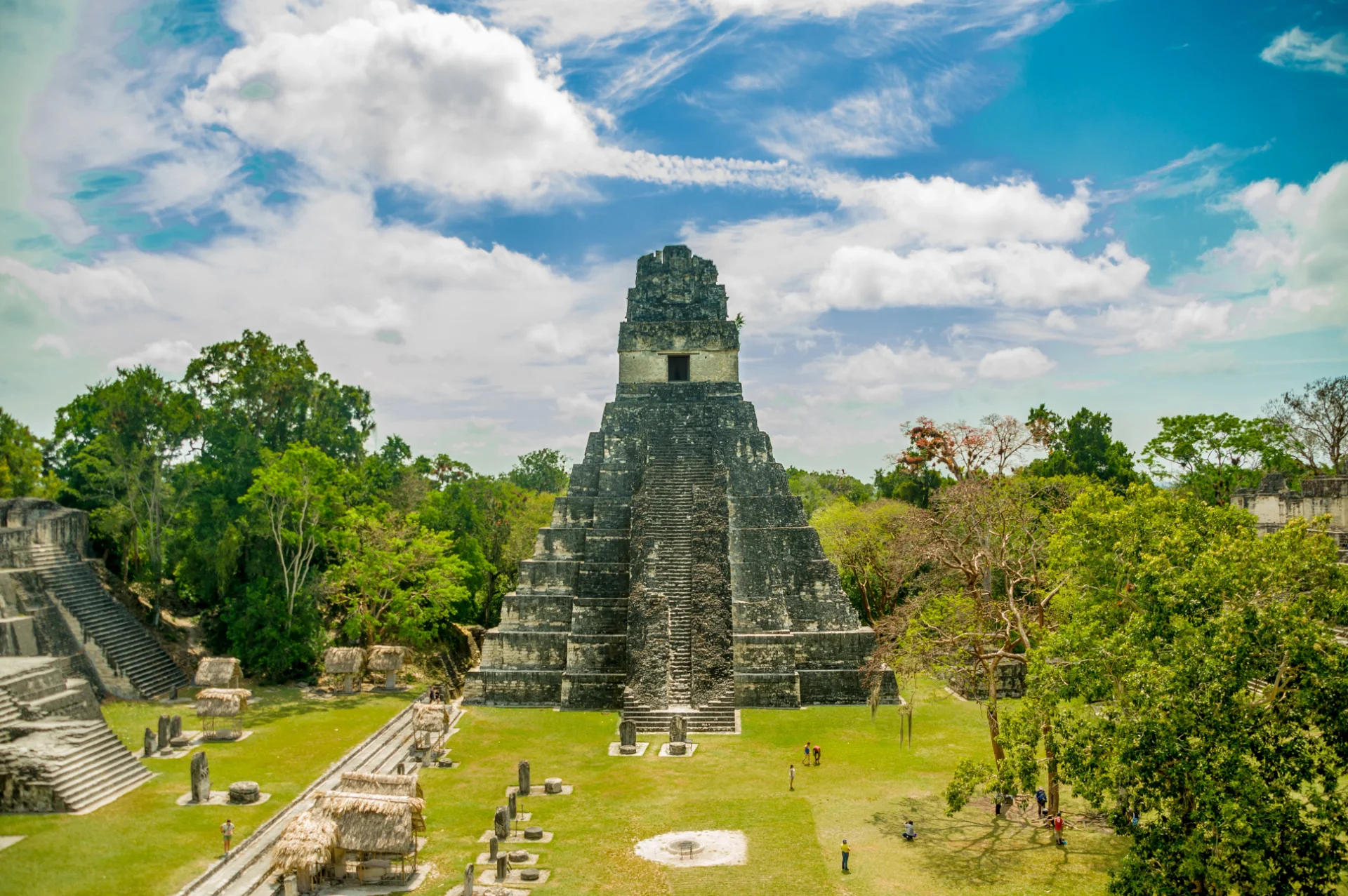 Guatemalas Maya-Route: Tikal, Yaxhá und lebendige Traditionen